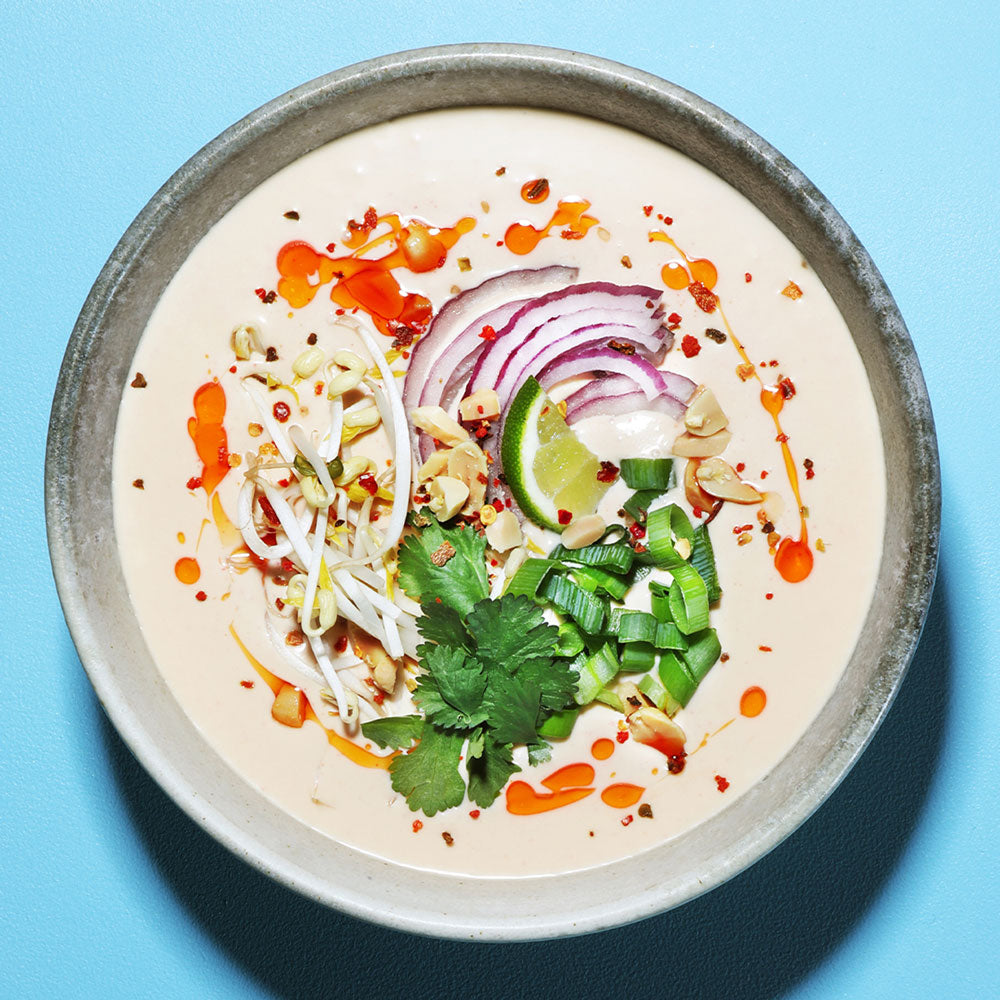 Thailändische Suppe mit Kokos, Gemüse und Reis by @eatthisorg